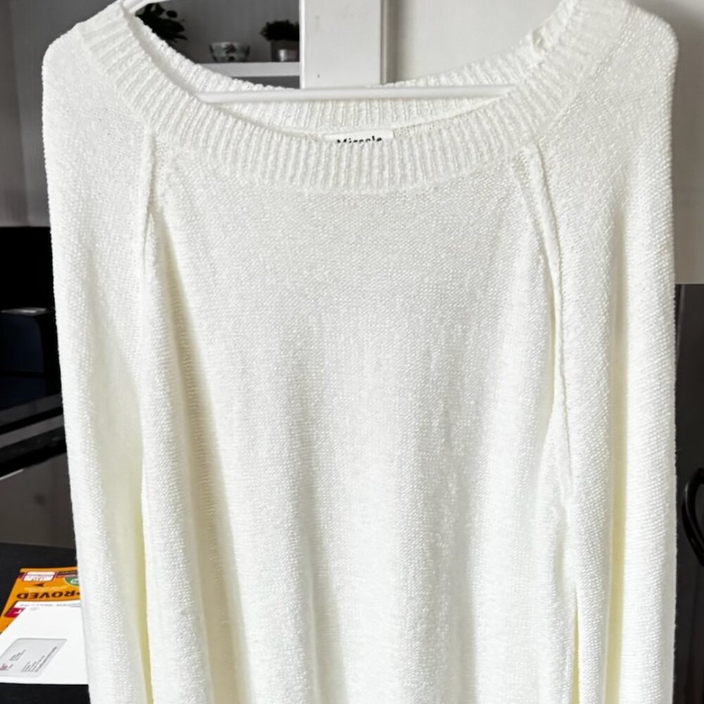 MIRACLE White Sweater